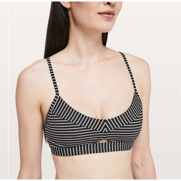 Lululemon deeper breath bra, black/white stripes, Size 10 J139 - Picture 1 of 9